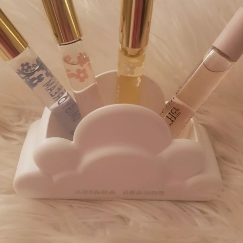 Cloud Storage Holder